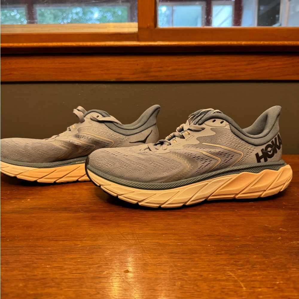 HOKA One One Arahi 5 Women’s Size 8.5B Running Shoe Sneakers